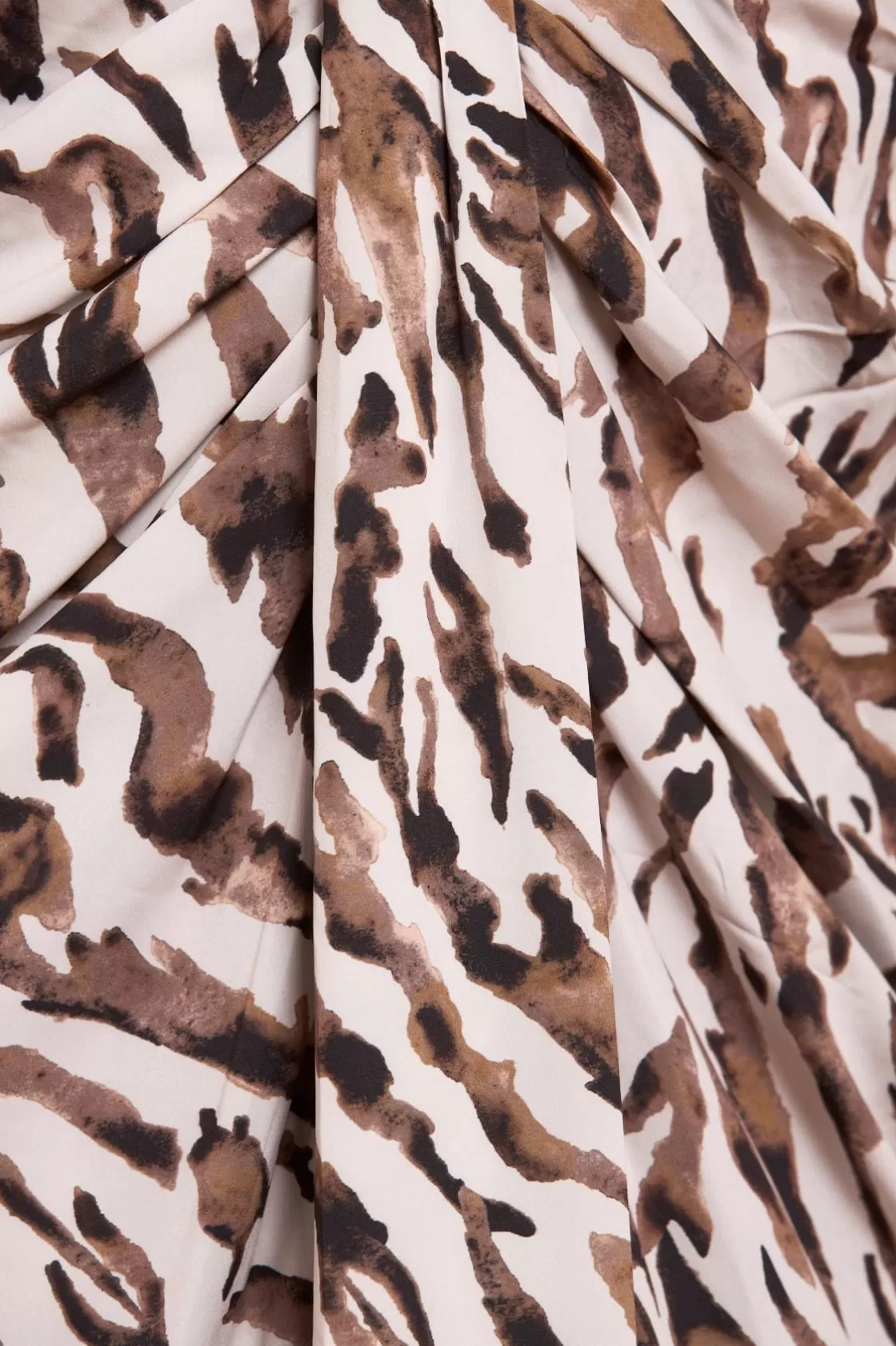 zebra_crepe_strapless_ankle_gown_3.webp Needle & Thread Sukienki Dzienne | Sukienki Drukowane-Zebra Crepe Strapless Ankle Gown Multi